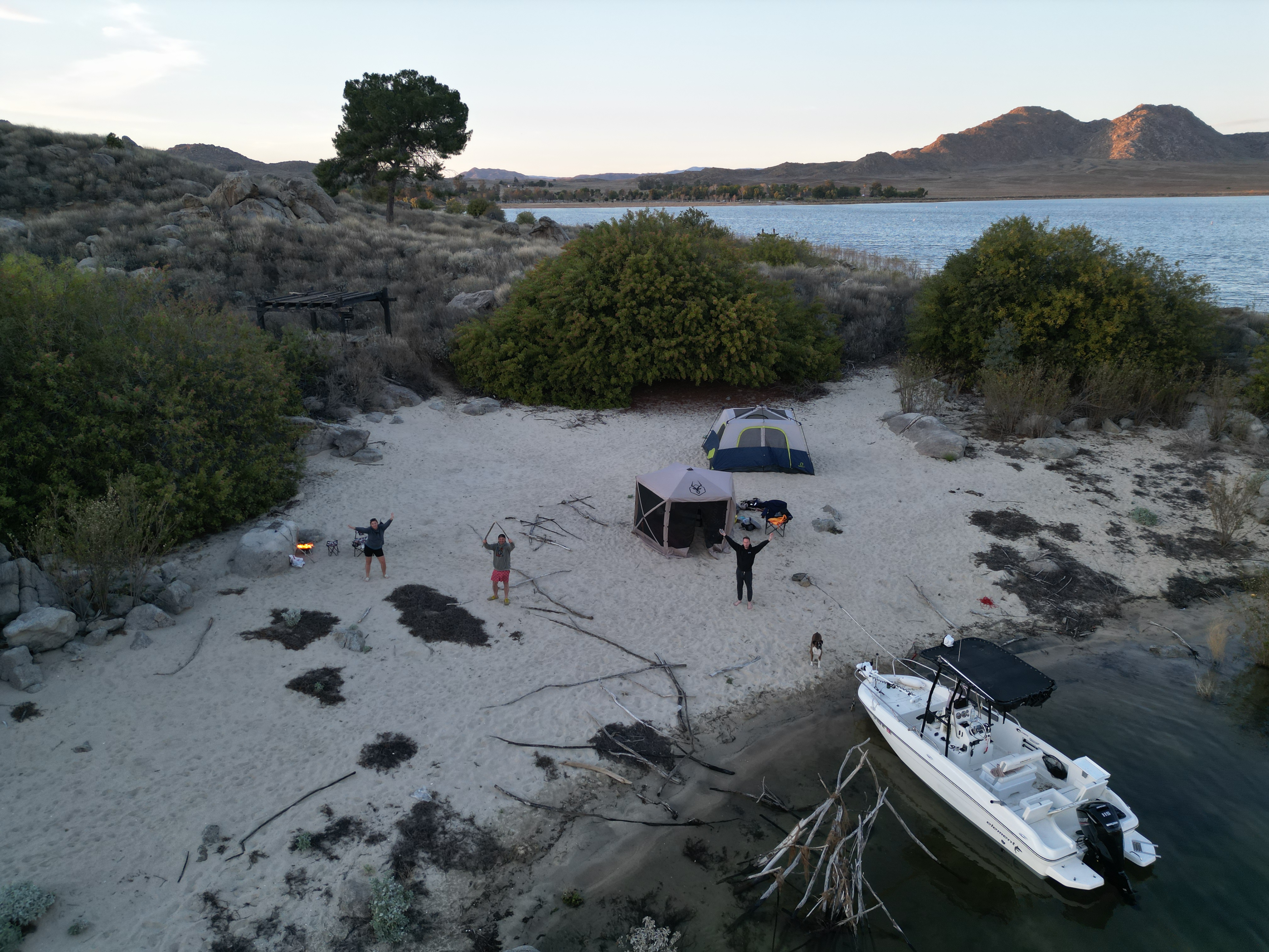 Widoki na góry i ocean w Kalifornii